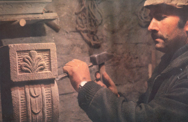 Antichi mestieri Lavorazione pietra serena